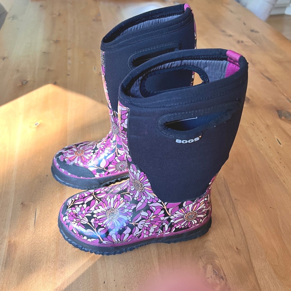 Bogs Kids Classic Mumsie Waterproof Boots Purple Floral Size 1 71190-009